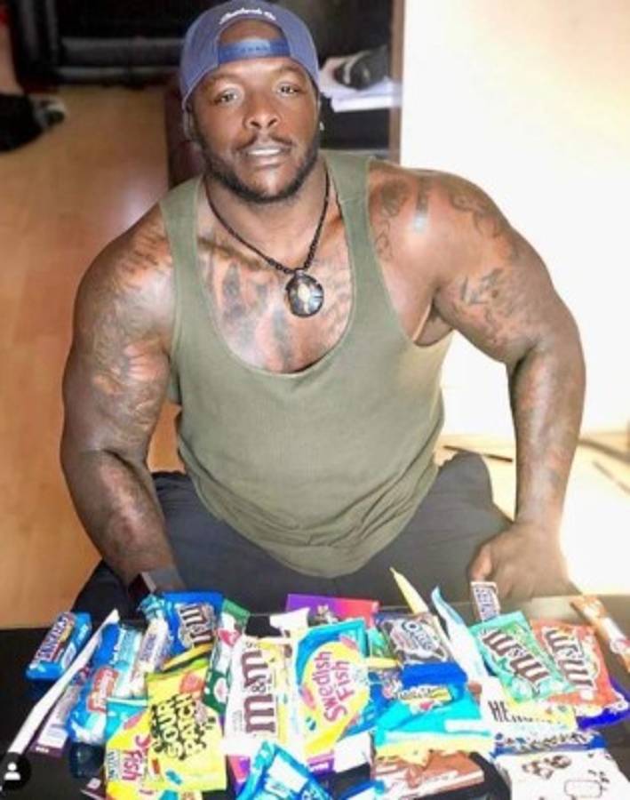 ¡Tremendo! El cambio físico de Adebayo Akinfenwa, el jugador más fuerte del mundo  