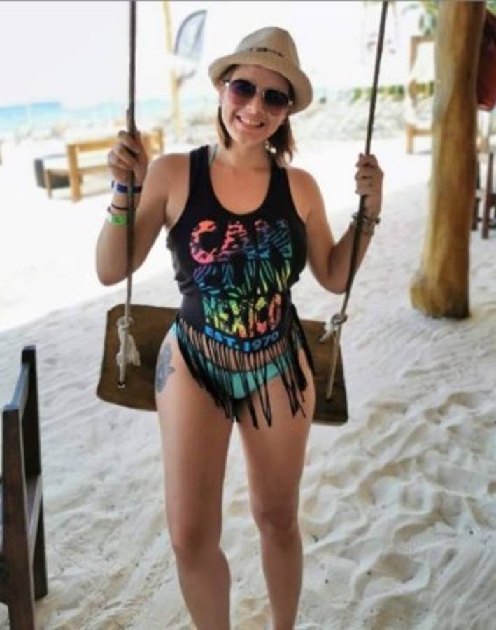 Linda Cruz, la sexy periodista deportiva centroamericana que pasa sus vacaciones en La Ceiba