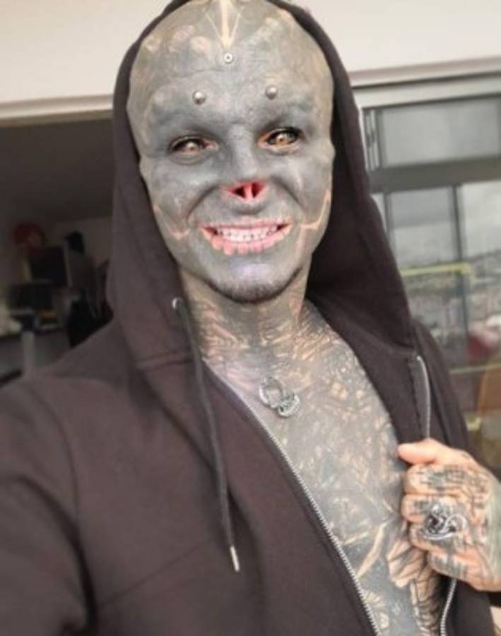 La impactante y aterradora transformación física de un fisiculturista que desea ser un ''extraterrestre negro''