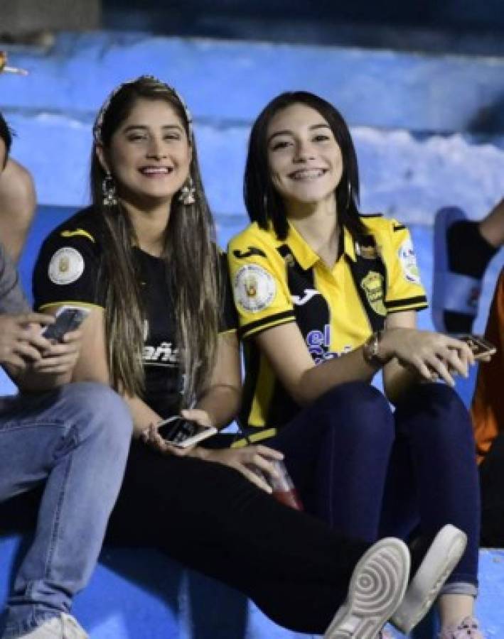 ¡Unas bellezas! Las chicas que enamoraron en el Morazán y Excélsior por Liga Nacional