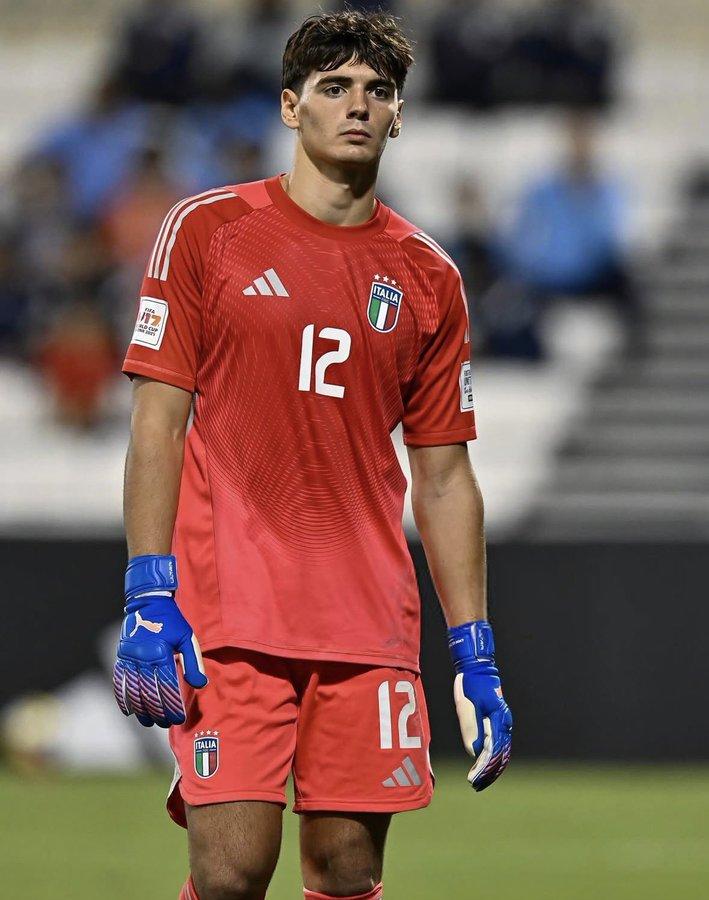 Alessandro Longoni fue la gran figura de Italia para que se quedaran con el tercer lugar.