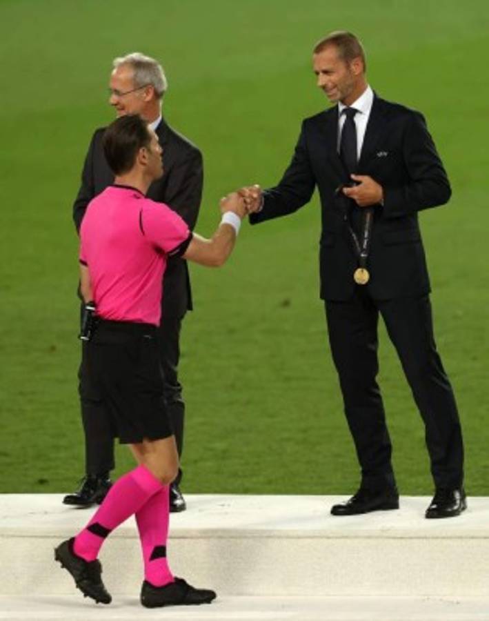 Llanto por un lado y alegría por otro: Lo que no viste de la celebración del Sevilla en la UEFA Europa League