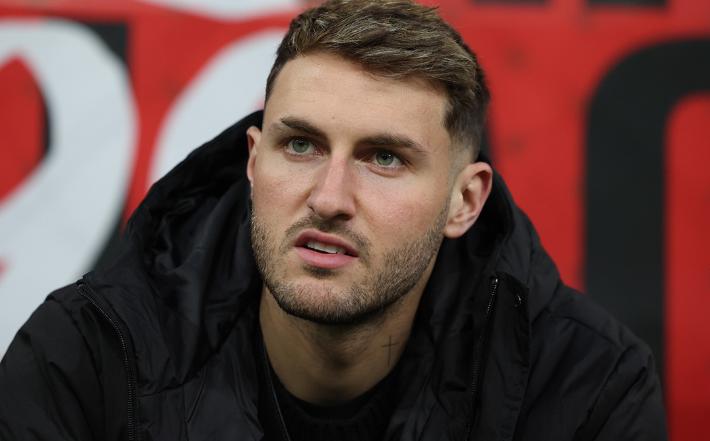 Santi Giménez con Ibrahimovic en el Milan-Inter de la Serie A: el recibimiento para el mexicano