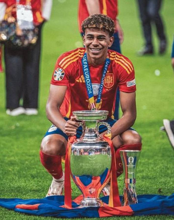 Cristiano Ronaldo Jr y Lamine Yamal, las fotos inesperadas de ambos jugando y de vacaciones; comparan su físico y es viral