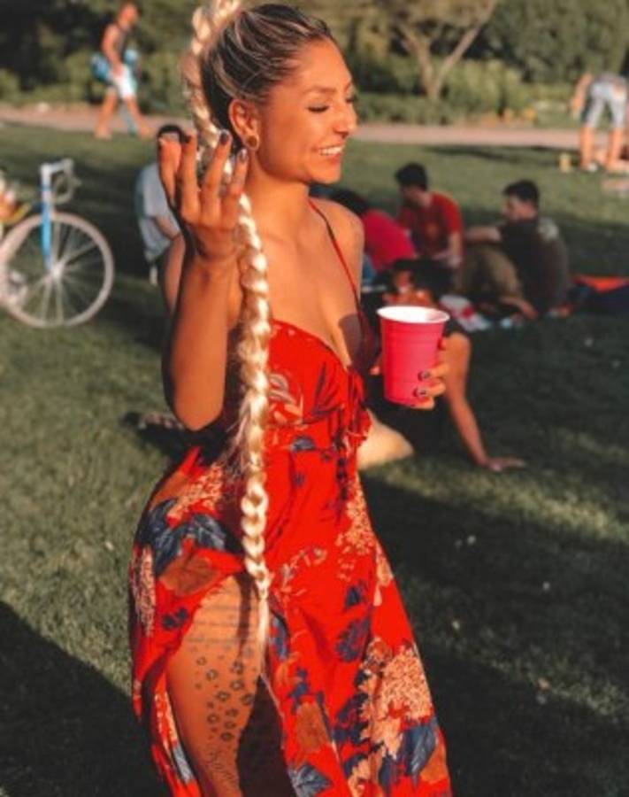 Sexi tatuadora revela su encuentro íntimo con el brasileño Neymar