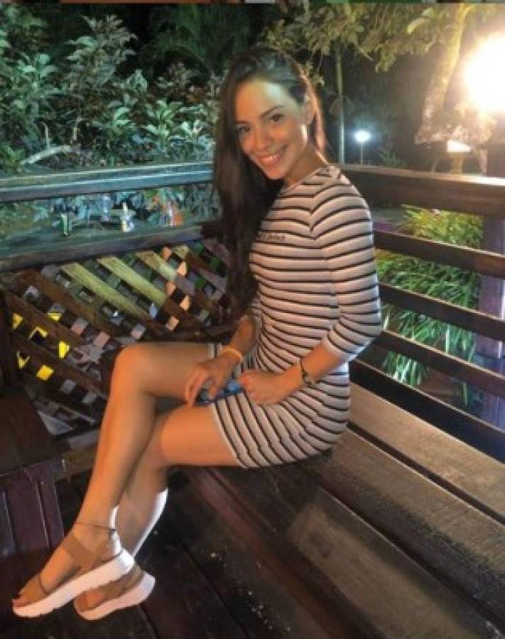Alexa Alfaro, la bella nutricionista catracha fanática del Olimpia: 'No me gusta ningún futbolista'