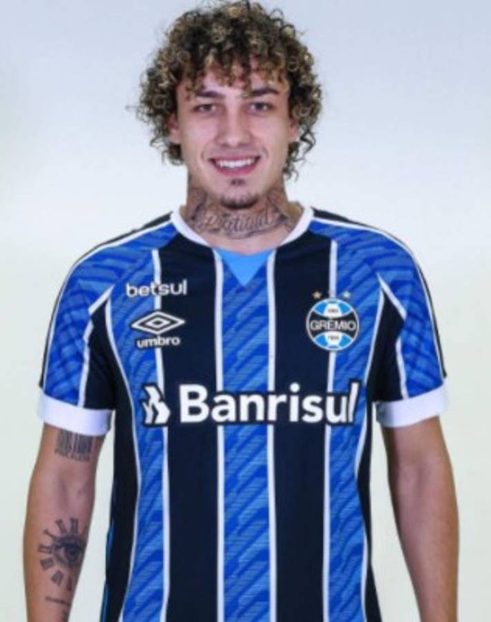 Hizo una propuesta de matrimonio inusual y la respuesta de su hermosa pareja sorprende