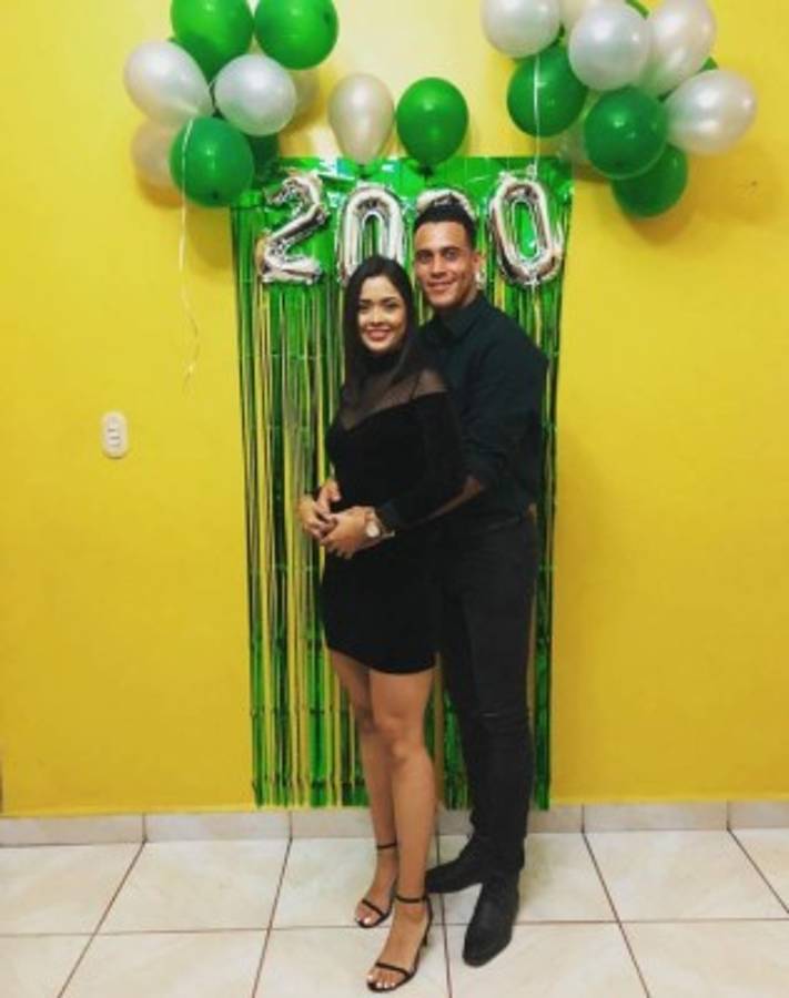 ¡Entre fiesta, amigos y familia! Los futbolistas hondureños recibieron el 2020 a lo grande