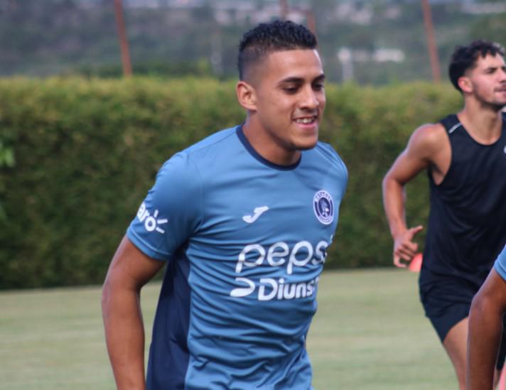Fotos: Agustín Auzmendi y los nuevos fichajes ya lucen la camisa de Motagua; presentan al nuevo preparador físico
