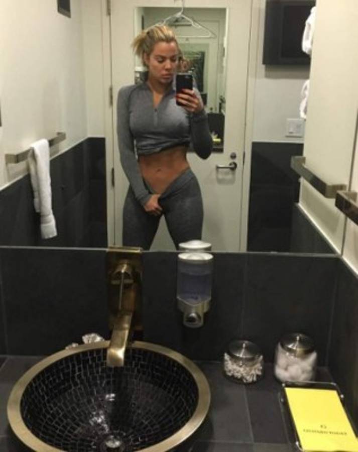 ¡De infarto! Las 11 fotos subidas de tono de Khloe Kardashian