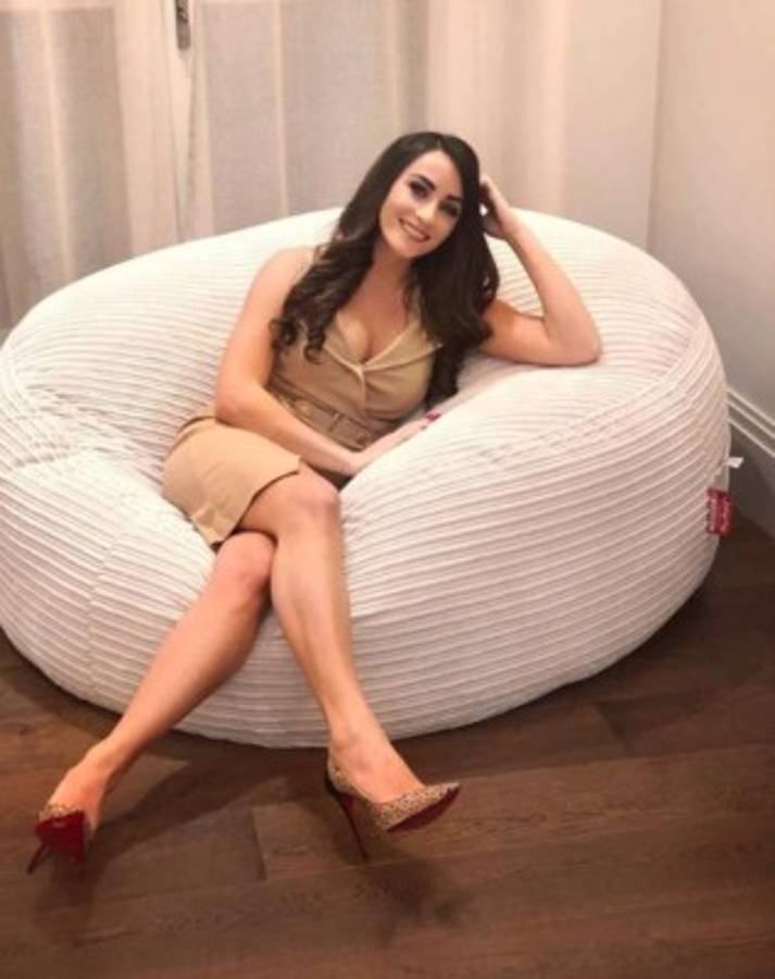 ¡Atención ticos! La bella esposa de un crack que enfrentará Costa Rica en Rusia