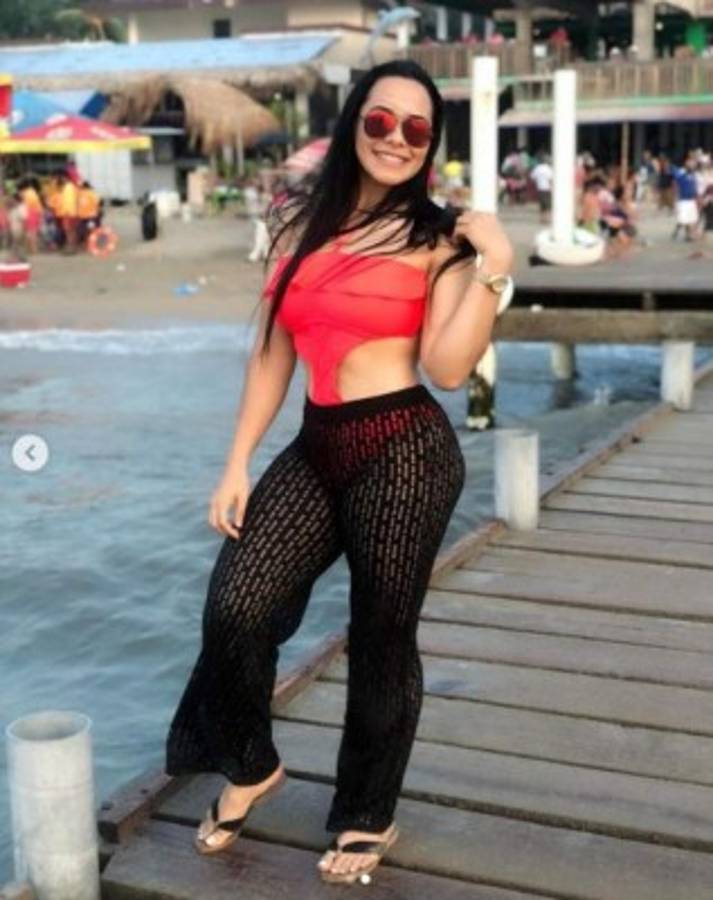 ¡Se termina el verano! Famosas hondureñas y sus fotos en las playas