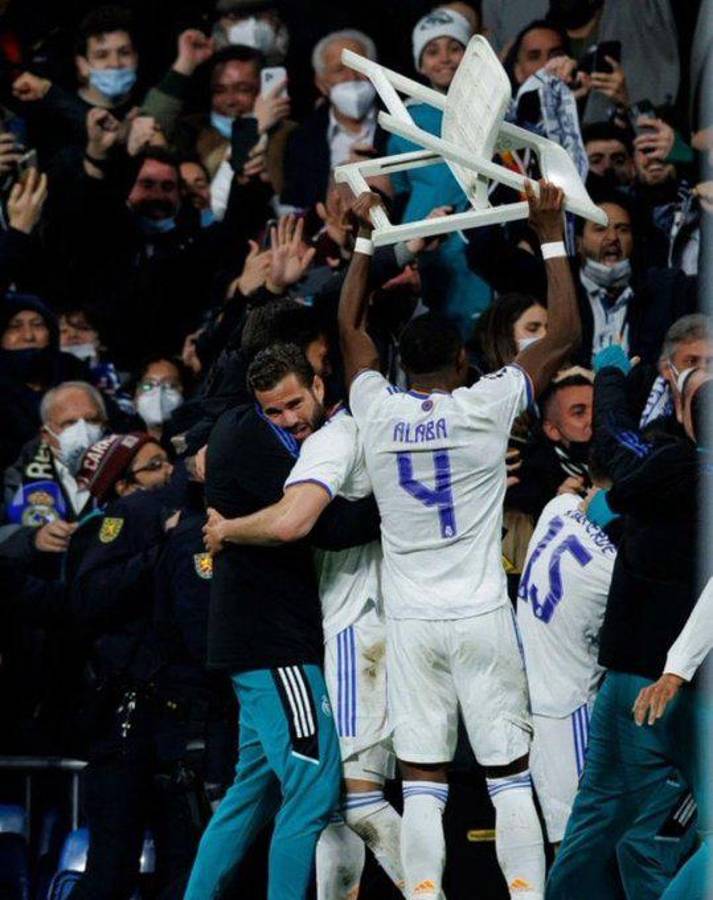 No se vio en TV: Alaba y su indirecta al PSG, el festejo en camerinos y crack celebró en las afueras del Bernabéu