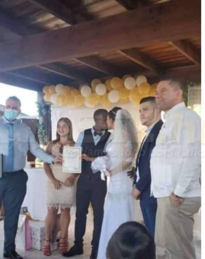 Las fotos exclusivas de la boda del futbolista de Olimpia 'Flecha' Bernárdez con su novia Gabby Corea