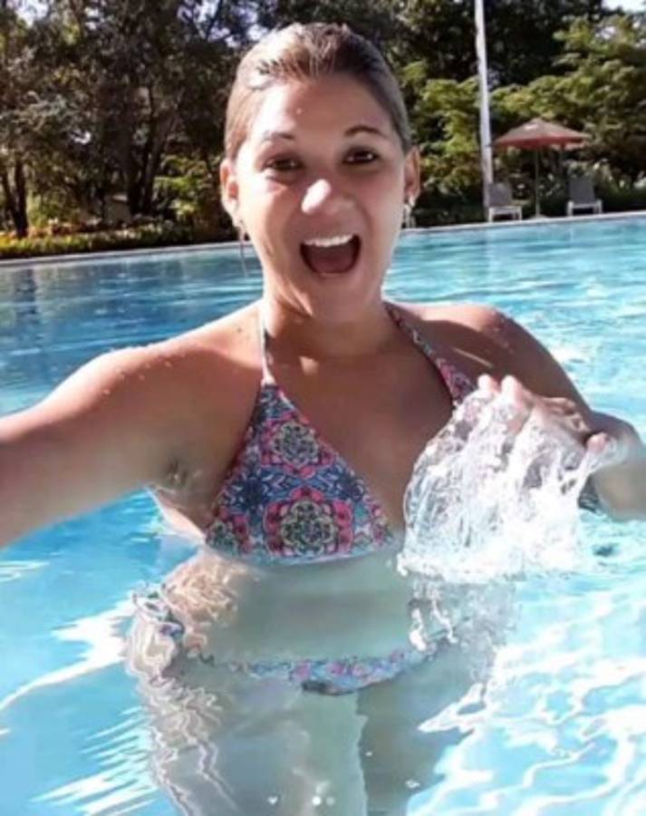 Las ardientes vacaciones de Ivonne, la bella esposa de jugador hondureño