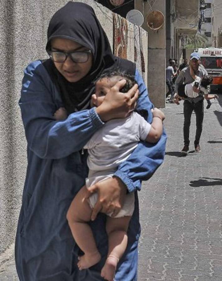 Un infierno: las dolorosas imágenes del bombardeo de Israel en Gaza tras el lanzamiento de cohetes en Jerusalén