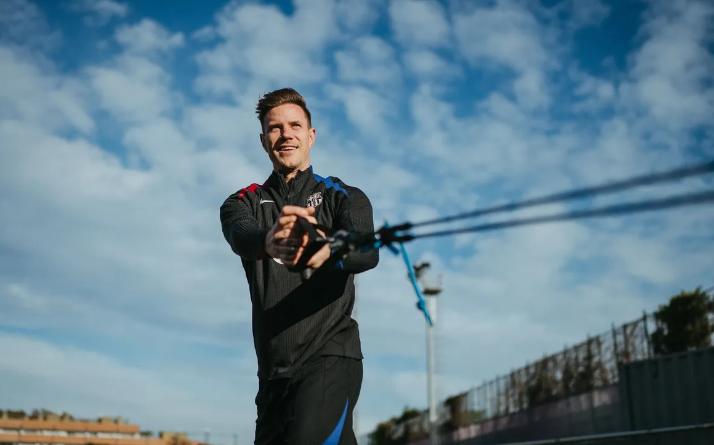 Ter Stegen comenzó su recuperación con una bota ortopédica: ¿cuándo volverá a jugar con Barcelona?