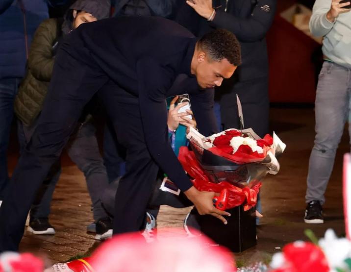 Real Madrid visitó el altar de Diogo Jota en Anfield y la carta de Alexander-Arnold: Te echo de menos compañero...