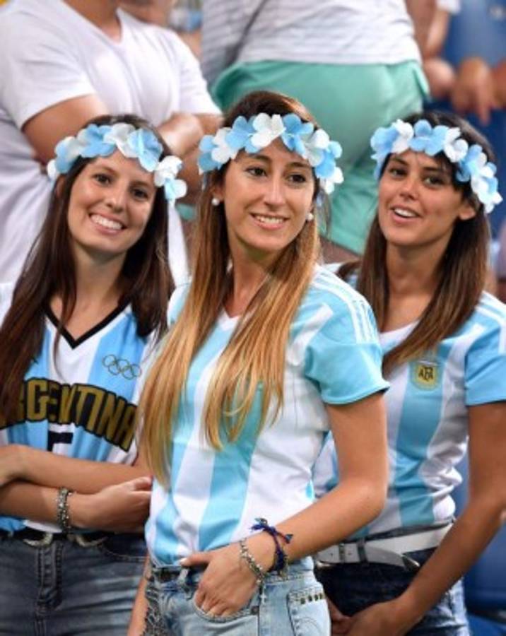 BELLEZAS: Las mujeres que engalanaron el Honduras-Argentina de Rio-2016