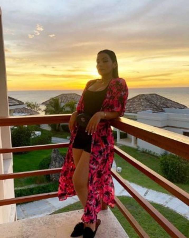 FOTOS: Las vacaciones de Emilio Izaguirre junto a su familia en Roatán