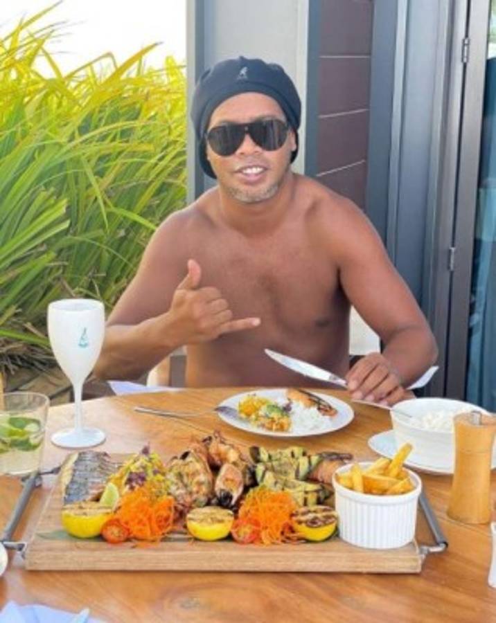 La vida de millonario de Ronaldinho tras su paso por la cárcel: Sus negocios, viajes y fortuna real