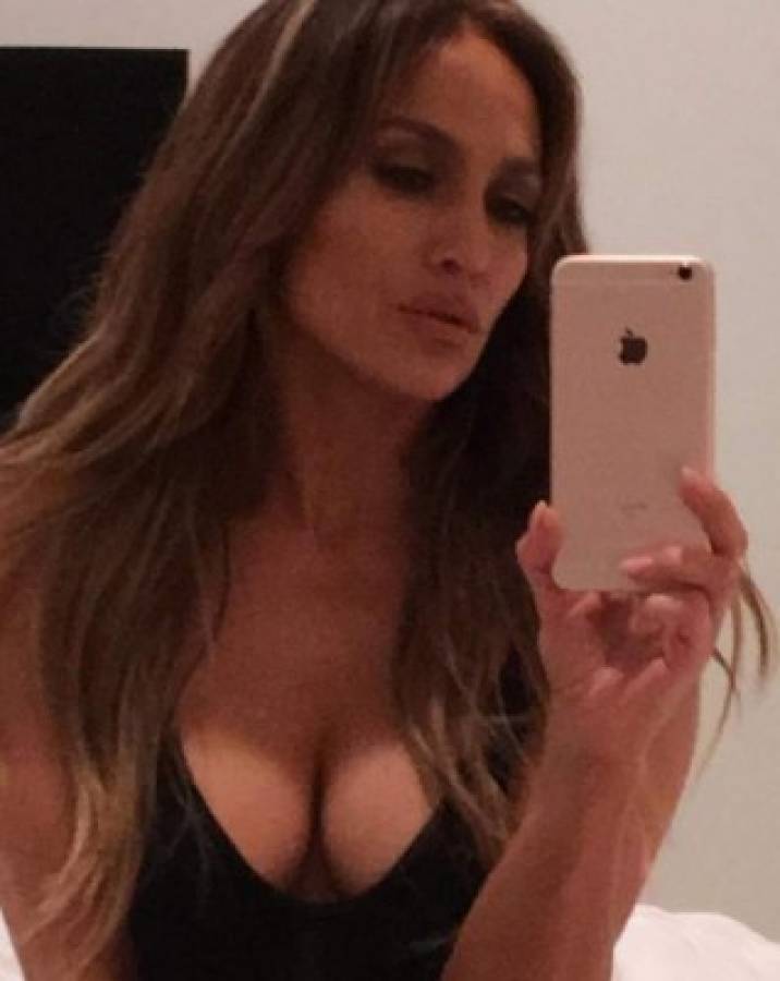 Las veces que JLo, novia de Alex Rodríguez, enseñó de más en Instagram