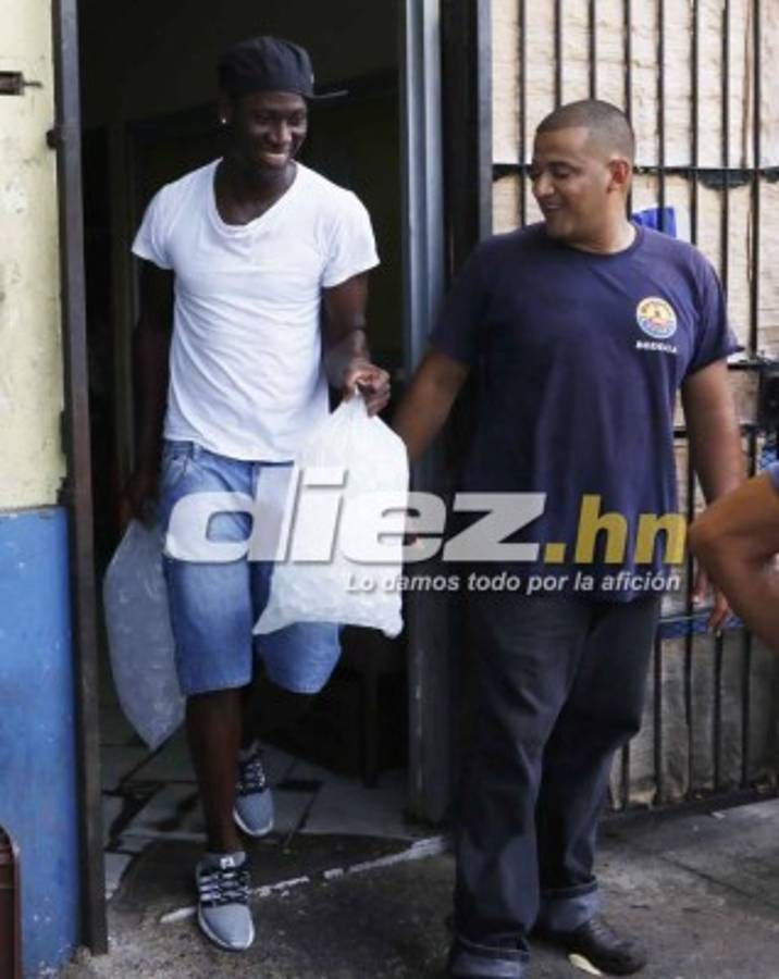 Fotos: Orlindo Ayovi, de futbolista a trabajar en Baleadas Express