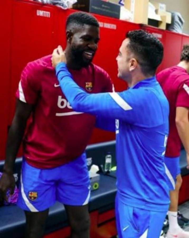 Dando el ejemplo: así fue el primer día de Xavi Hernández como entrenador del Barcelona y su bienvenida