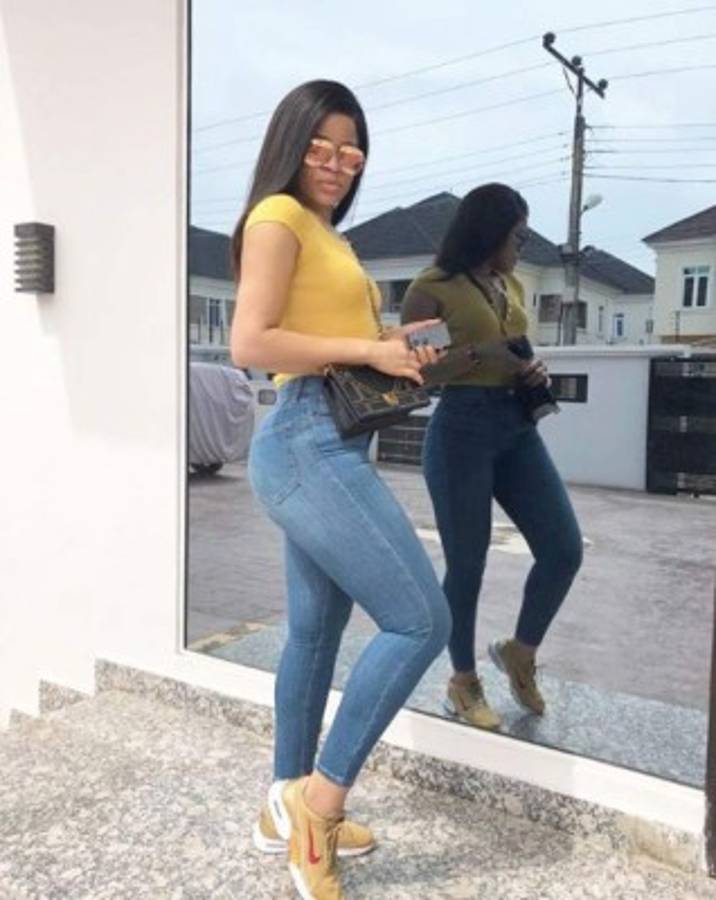 Emenike, el futbolista que se divorció de Miss Nigeria 2013 para casarse con Miss Nigeria 2014