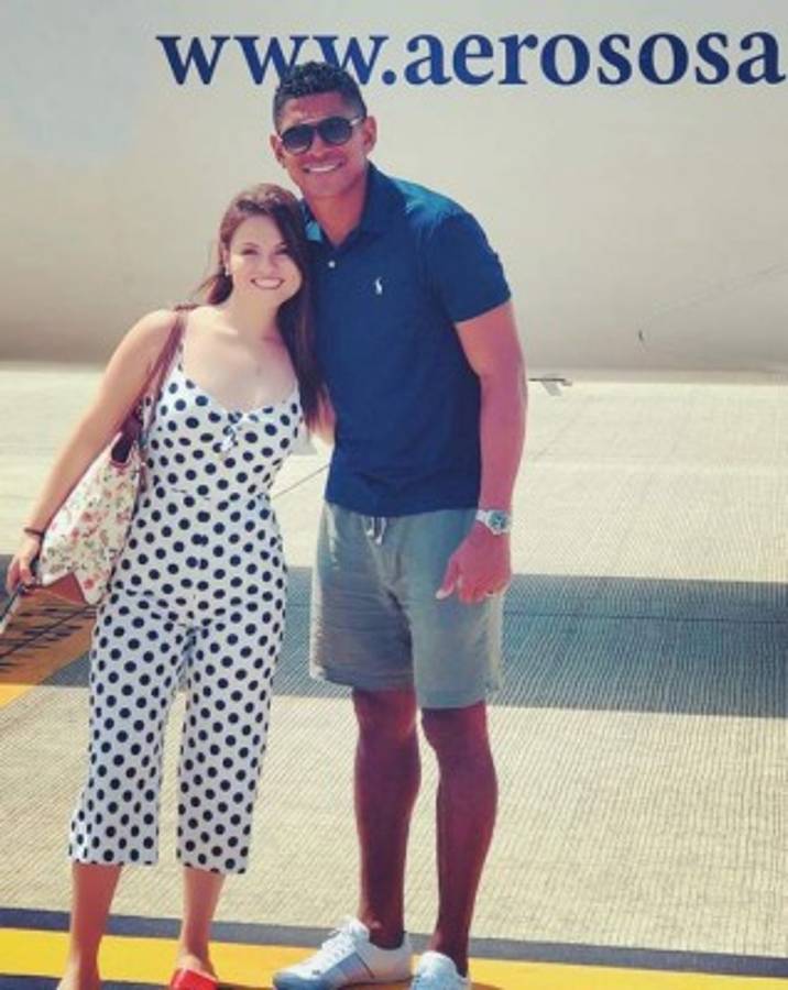 ¡Sol, arena y amor! Las primeras imágenes de la luna de miel de Carlo Costly y Tita Torres