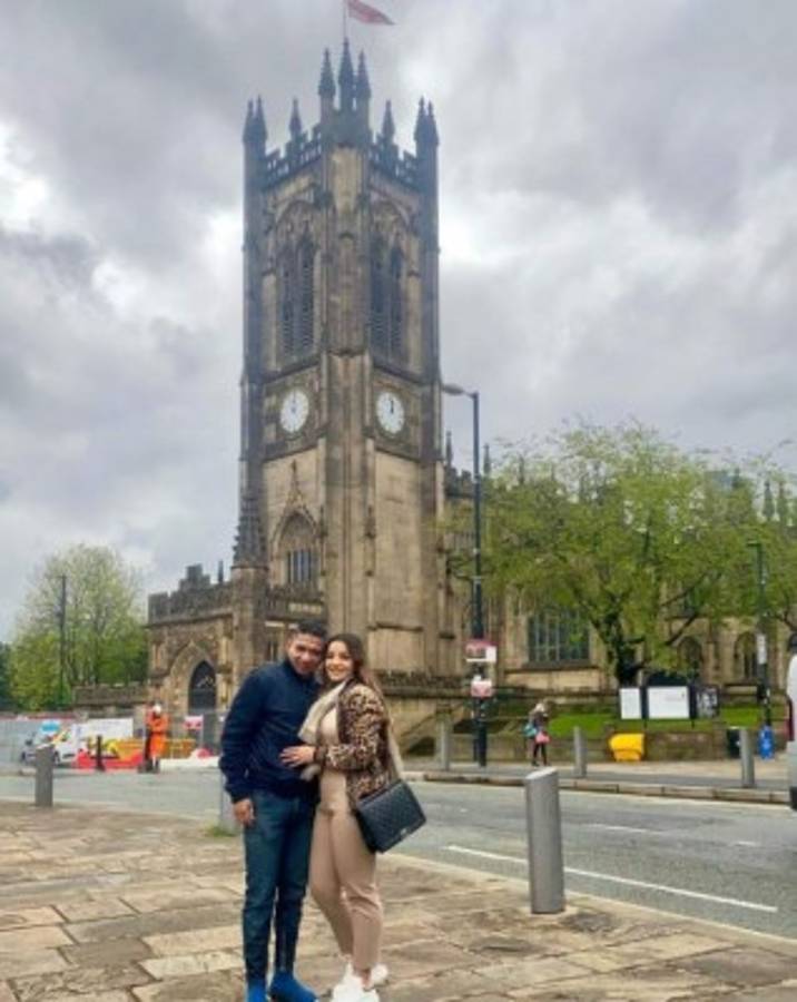 Emilio Izaguirre se pone a tono luego de sus espectaculares vacaciones con su preciosa esposa