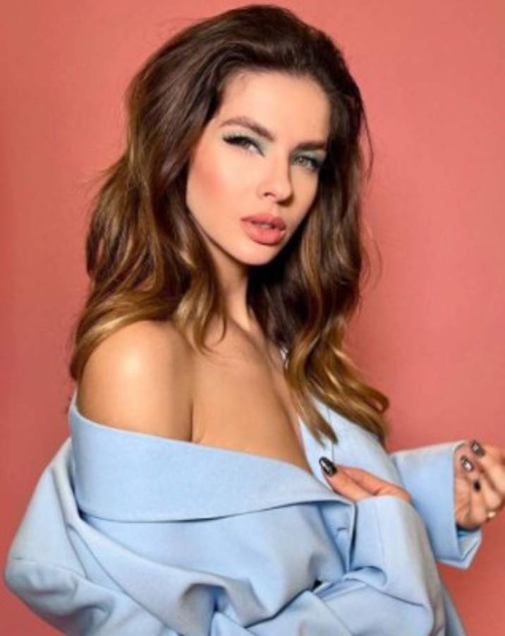 Los mensajes entre Icardi con preciosa modelo que descubrió Wanda Nara: qué se decían en privado