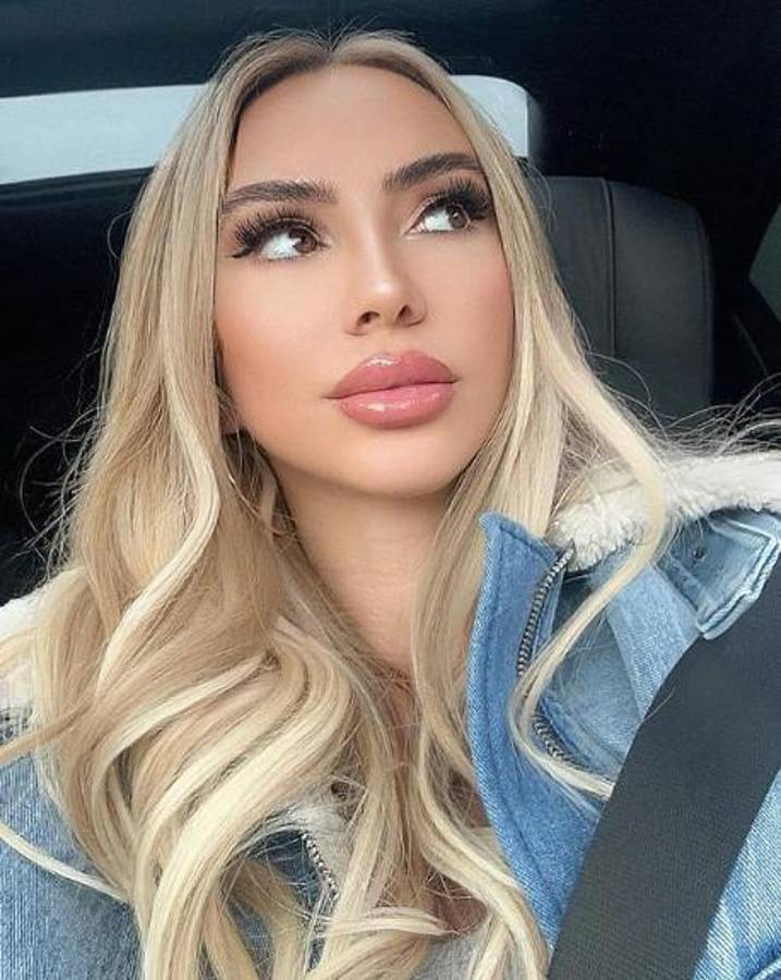 Las redes alucinan con la madre de un futbolista que triunfa como influencer: “Parece su novia”