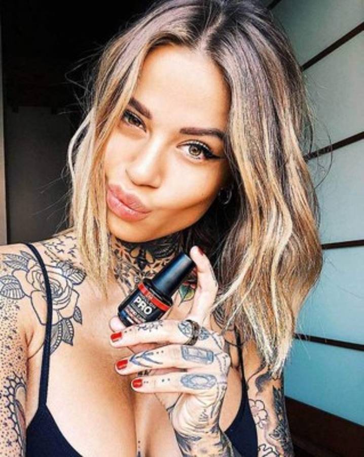 La picante modelo italiana que captaron con el 'Kun' Agüero en una discoteca