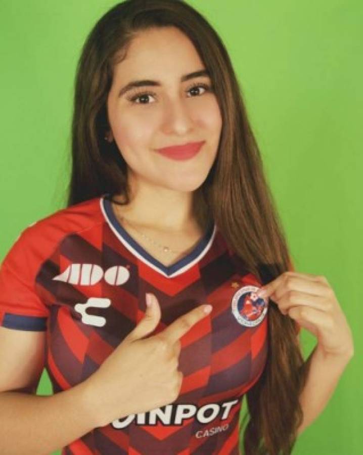 Sassi Zavala, la hermosa conductora que sufre la salida del Veracruz en la Liga MX