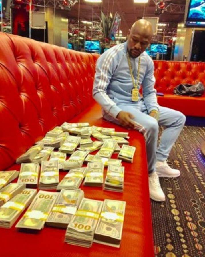 Los extravagantes lujos de Mayweather en la cuarentena: Dulceria en casa y cuenta su dinero