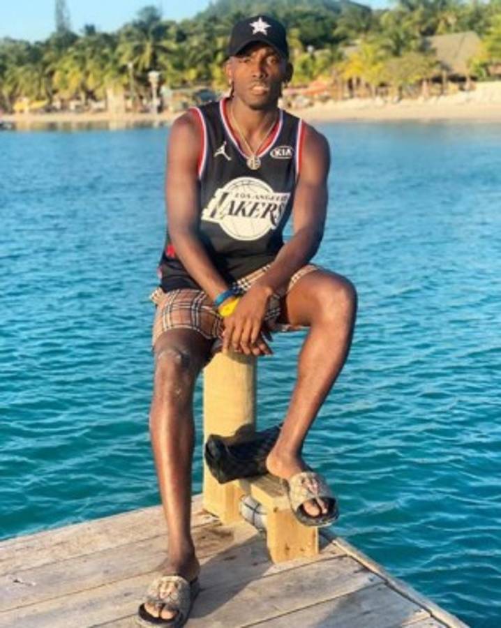 Las nuevas fotos de la bella mexicana que vacaciona en Roatán junto a Alberth Elis