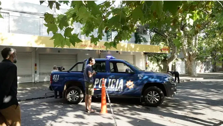 Llegaron armados, 14 balazos y una nota para Messi: “Te estamos esperando; Javkin es narco y no te va a cuidar”