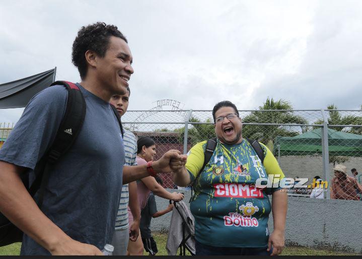Alegría, reecuentro de viejas glorias y show de fútbol en juego Leyendas de Honduras vs Selección Progreseña
