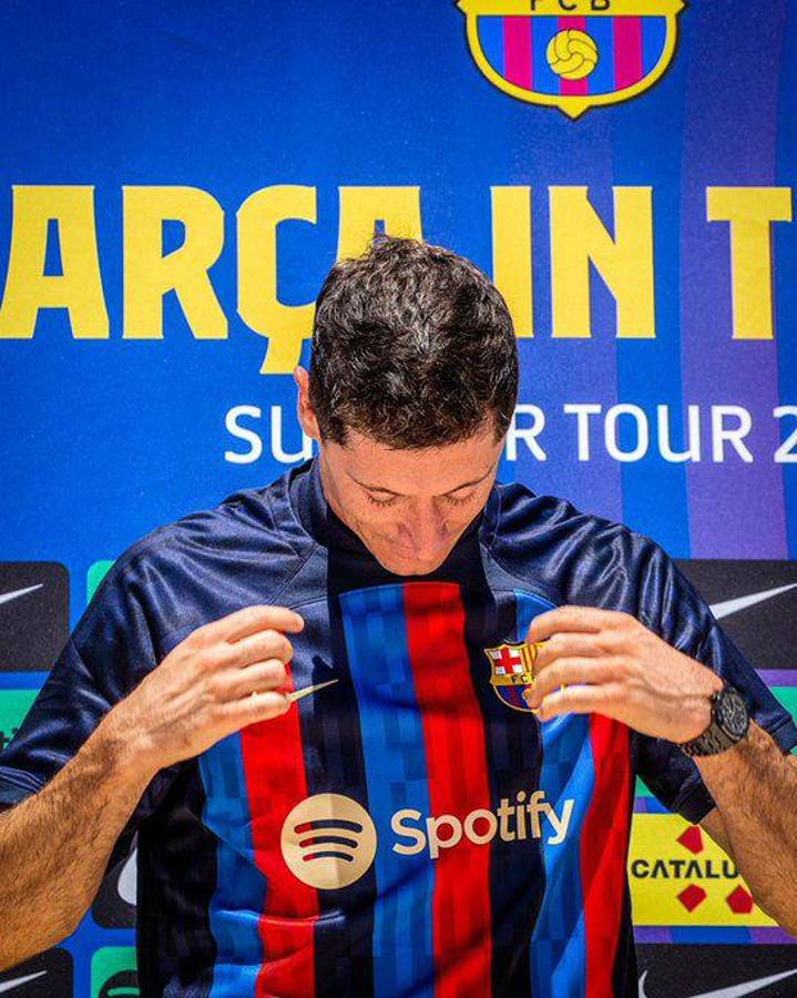 Así fue la sencilla presentación de Lewandowski en Miami como nuevo jugador del Barcelona ¿Y su dorsal?