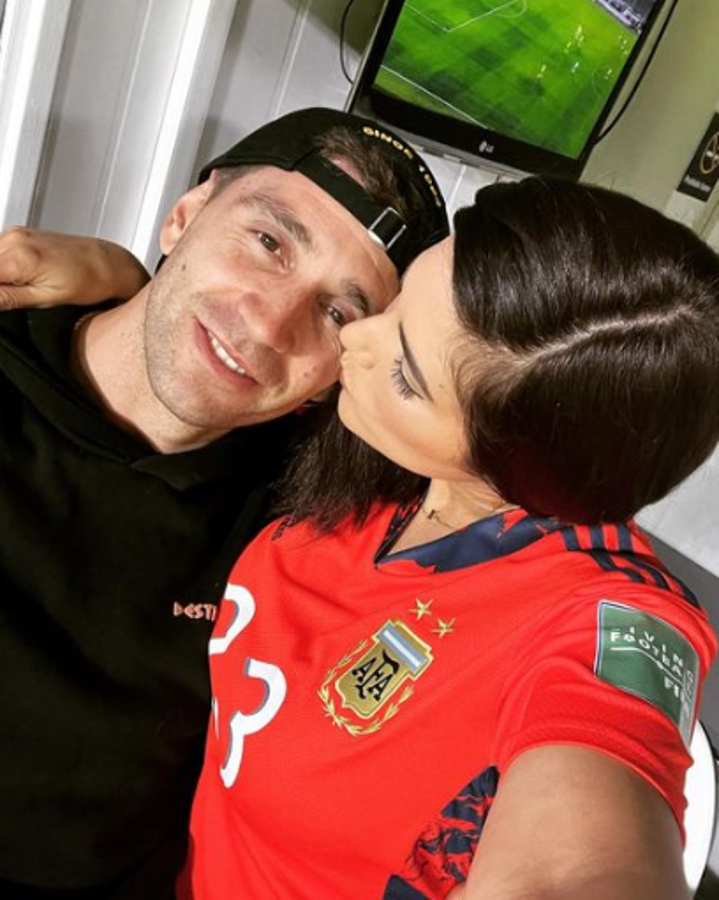 ¡Ella tuvo la iniciativa! La esposa del ‘Dibu’ Martínez revela cómo se conocieron: ‘‘No, vení a mi departamento y tomamos un café’’