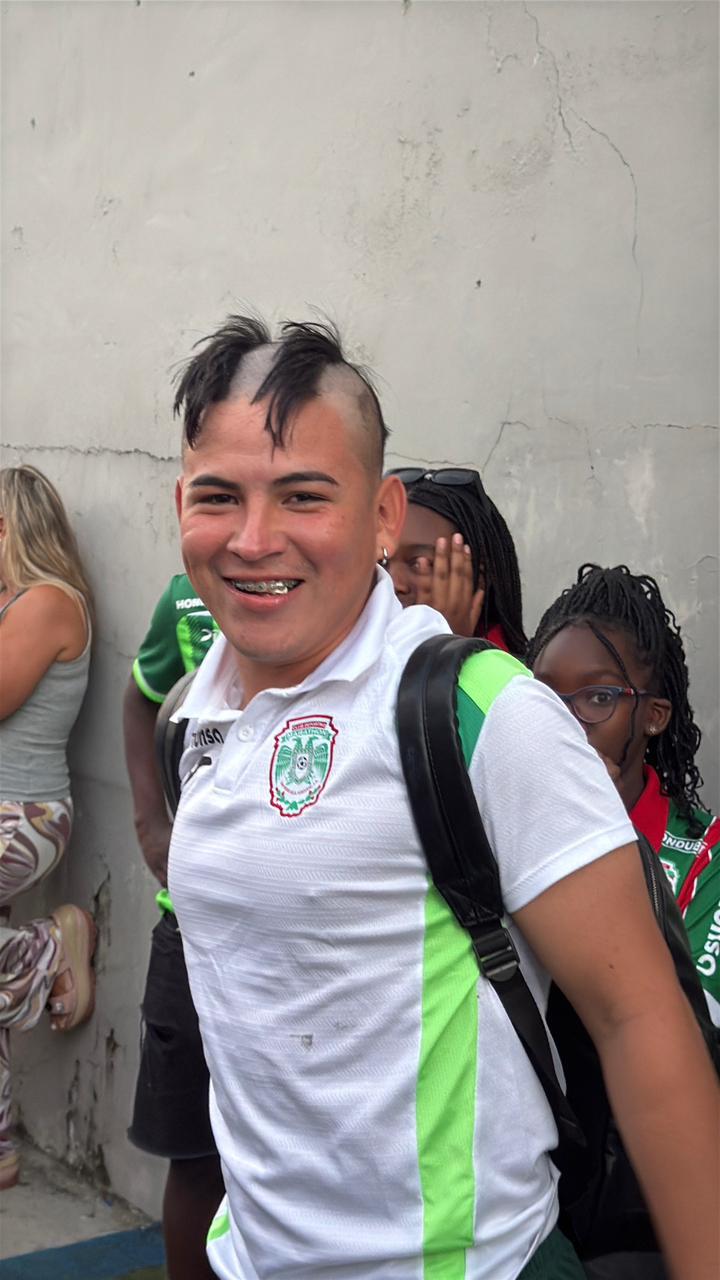 Marathón celebra previo a la final, nuevo DT de Olancho presente, peculiar corte a debutante y bellas chicas en el Yankel