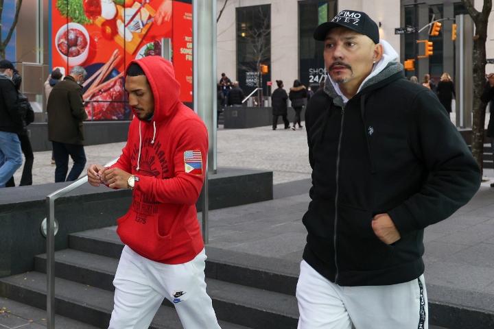 En medio del frío y de compras, Teófimo López arriba a Nueva York para noquear a George Kambosos