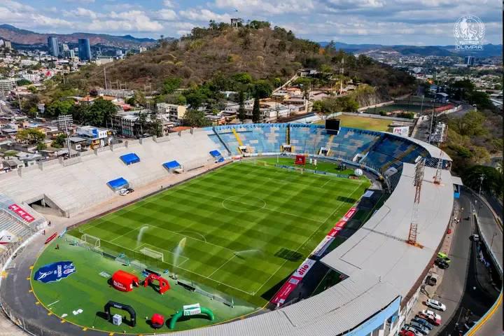 Instalación de butacas y su nuevo techo: se viene el cambio al estadio Nacional Chelato Uclés ¿cuántos millones se invertirán?