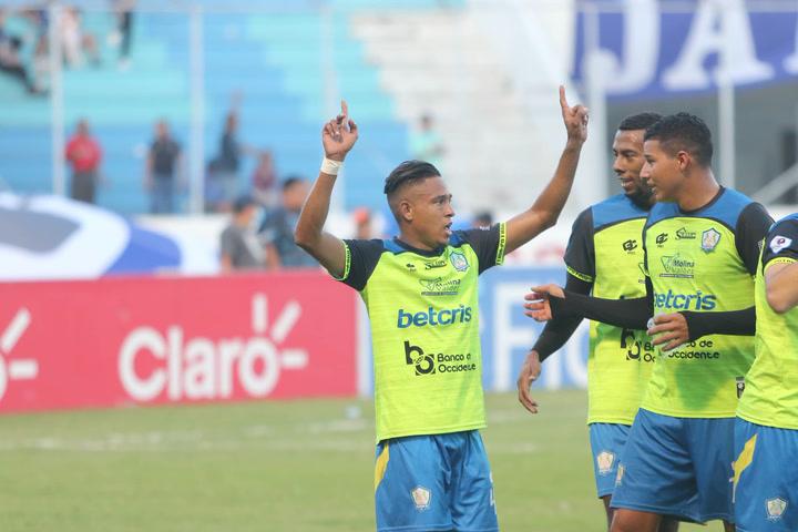 Fichajes: Notición por Troglio, duro golpe al Real España, tres altas en Motagua, y ¿Auzmendi al Olimpia?