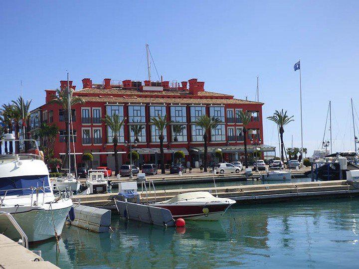 El MIM Sotogrande Club Marítimo: Así es el lujoso sexto hotel que se compró Messi en Cádiz