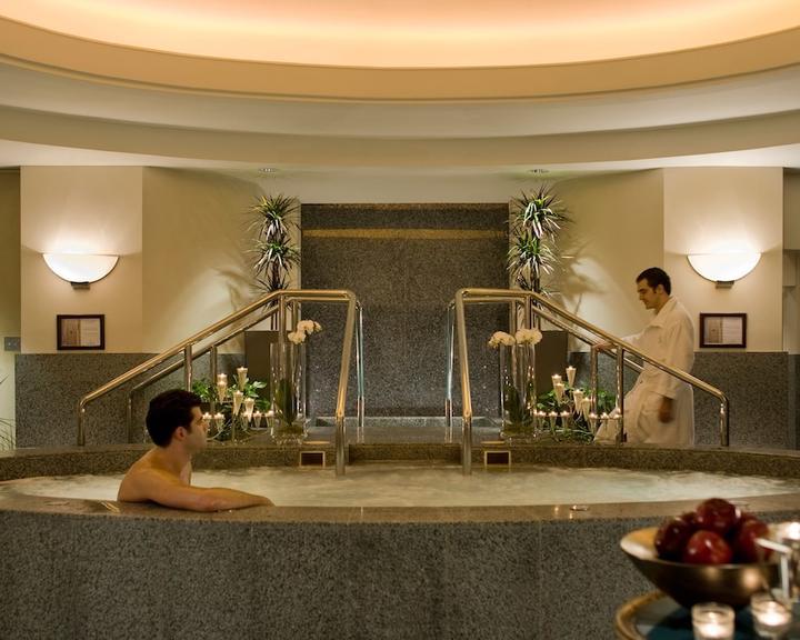 ¡Prohibidas las selfies! La lujosa residencia de Cristiano Ronaldo en Arabia Saudita: 17 habitaciones y cine multimedia