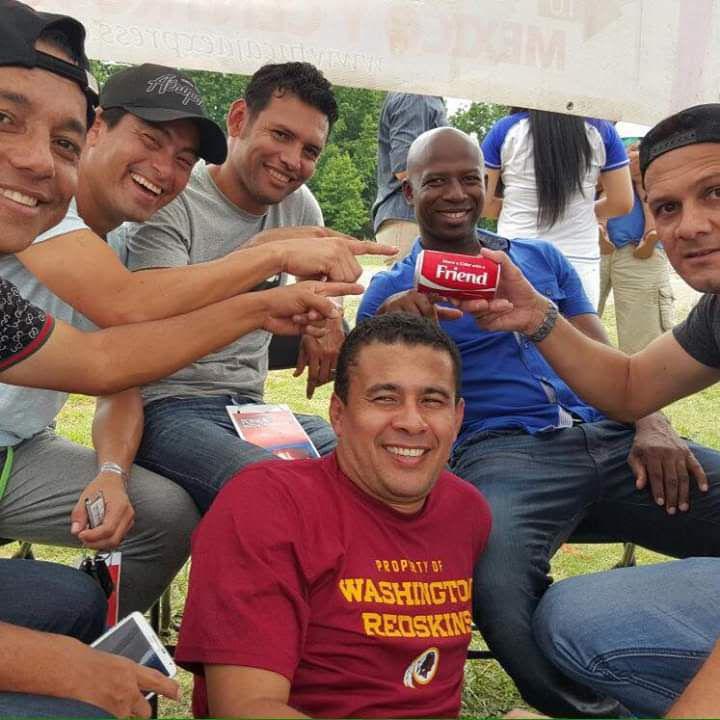 Fue uno de los héroes de Honduras en la Copa América 2001, se convirtió en árbitro y así es su vida