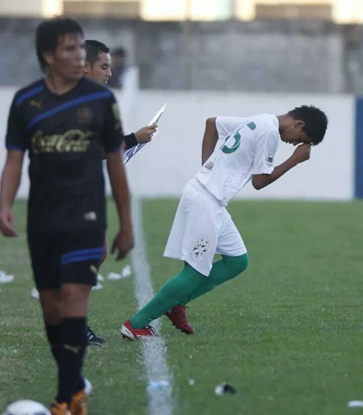 ¿Qué pasó con su carrera? Tiene el récord de ser el más joven en debutar en la primera división de Honduras y así es su presente