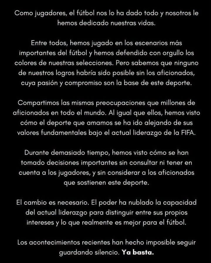 La carta que publicaron varias leyendas del fútbol criticando la gestión de Infantino y pidiendo un cambio en la FIFA.